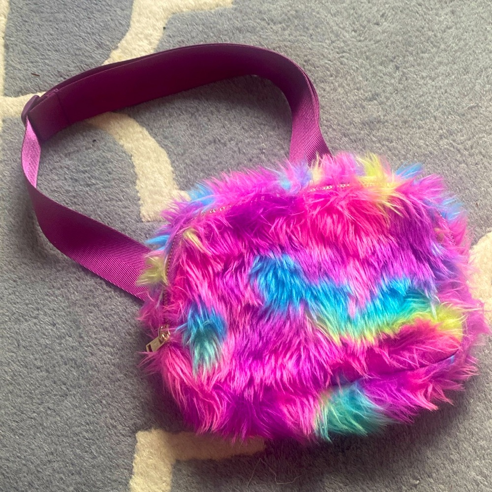 Girls fuzzy messenger belt bag multicolor like new
